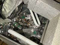 Partij perskoppelingen en sanitaire accessoires - afbeelding 2 van  4