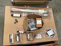 Partij persluchtcomponenten / pneumatiek - afbeelding 1 van  1