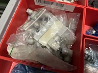 Partij persluchtregeling, ventielen en meetcomponenten - afbeelding 14 van  218