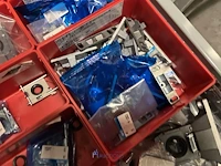 Partij persluchtregeling, ventielen en meetcomponenten - afbeelding 54 van  218
