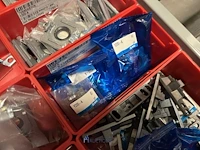 Partij persluchtregeling, ventielen en meetcomponenten - afbeelding 55 van  218