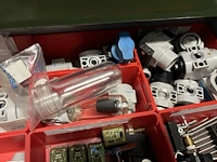 Partij persluchtregeling, ventielen en meetcomponenten - afbeelding 103 van  218