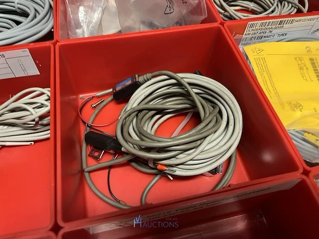 Partij persluchtregeling, ventielen en meetcomponenten - afbeelding 162 van  218
