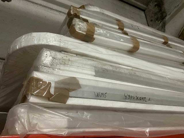 Partij piepschuimplaten - afbeelding 10 van  10