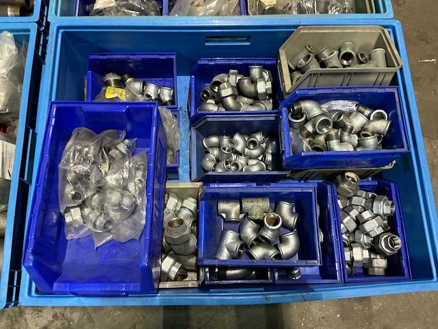 Partij pijpfitting materiaal - afbeelding 2 van  7