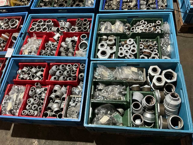 Partij pijpfitting materiaal - afbeelding 4 van  11