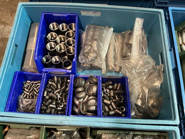 Partij pijpfitting materiaal - afbeelding 10 van  10