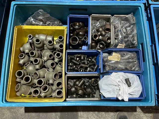 Partij pijpfitting materiaal - afbeelding 10 van  12