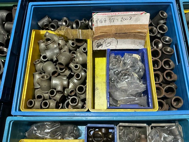 Partij pijpfitting materiaal - afbeelding 11 van  12