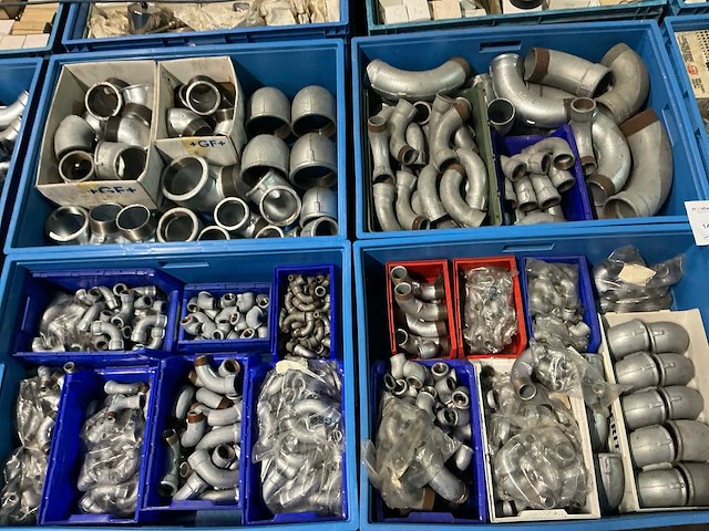 Partij pijpfitting materiaal - afbeelding 2 van  9