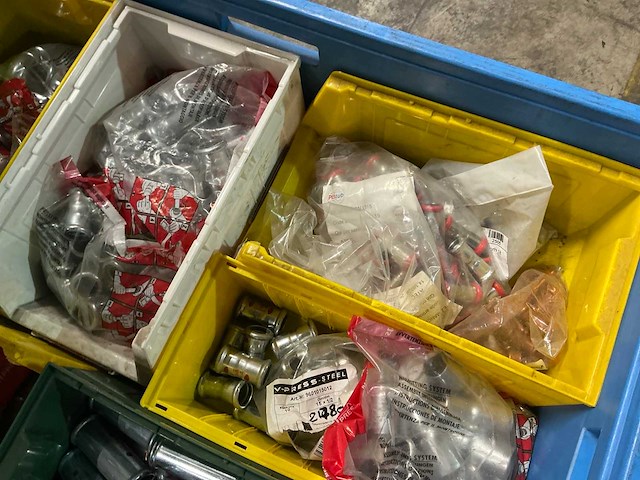 Partij pijpfitting materiaal - afbeelding 3 van  11