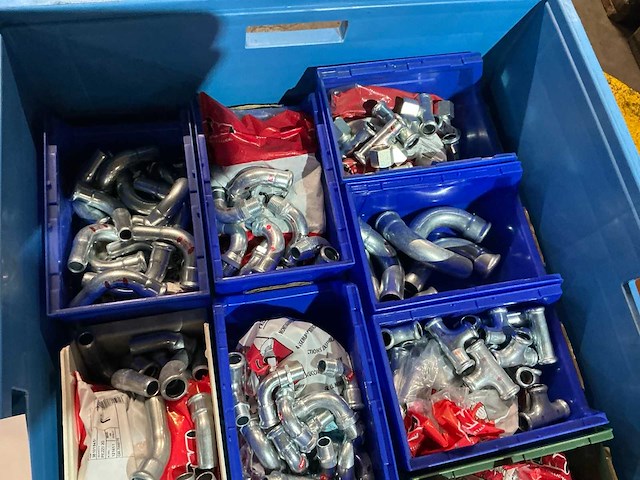 Partij pijpfitting materiaal - afbeelding 2 van  10