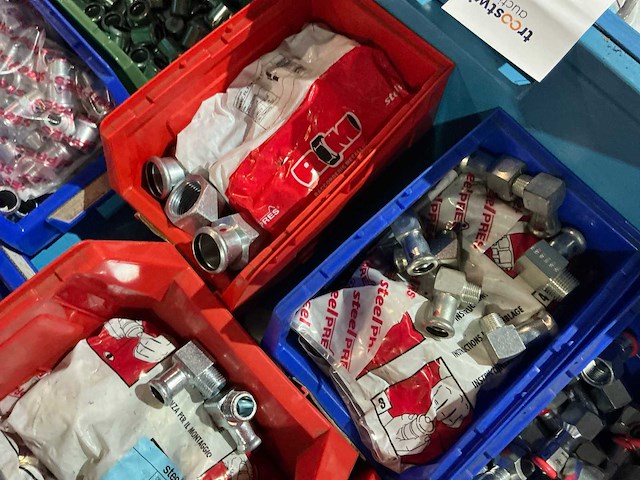 Partij pijpfitting materiaal - afbeelding 2 van  15