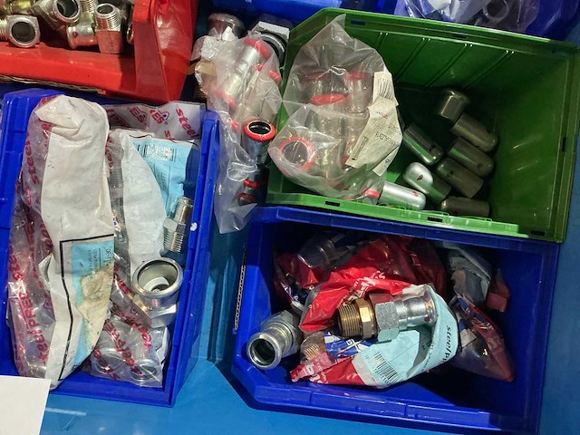 Partij pijpfitting materiaal - afbeelding 13 van  15