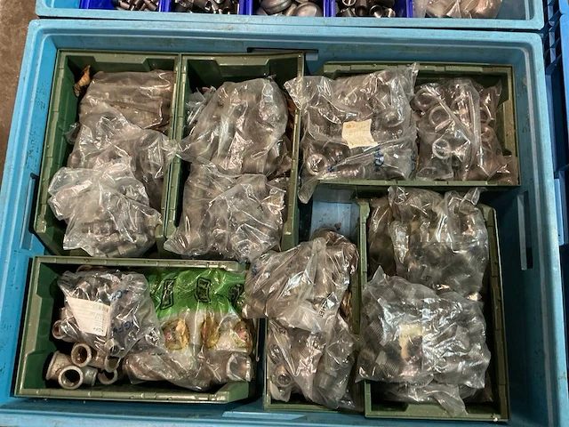 Partij pijpfitting materiaal - afbeelding 2 van  10