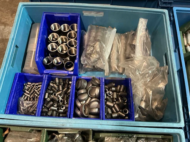 Partij pijpfitting materiaal - afbeelding 10 van  10