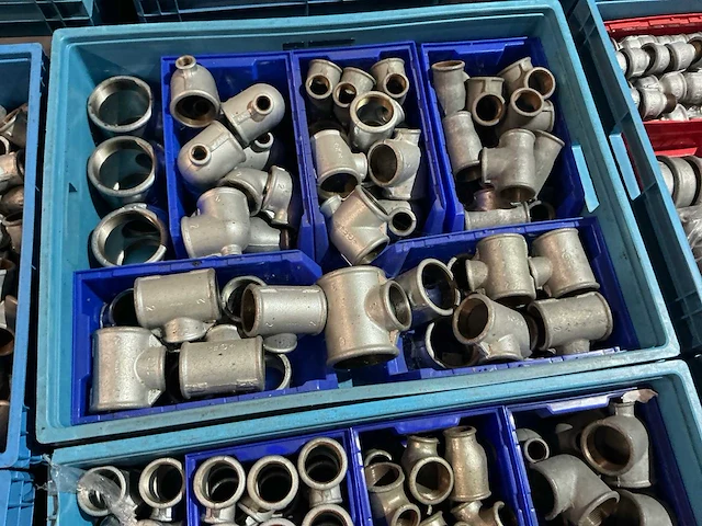 Partij pijpfitting materiaal - afbeelding 10 van  11