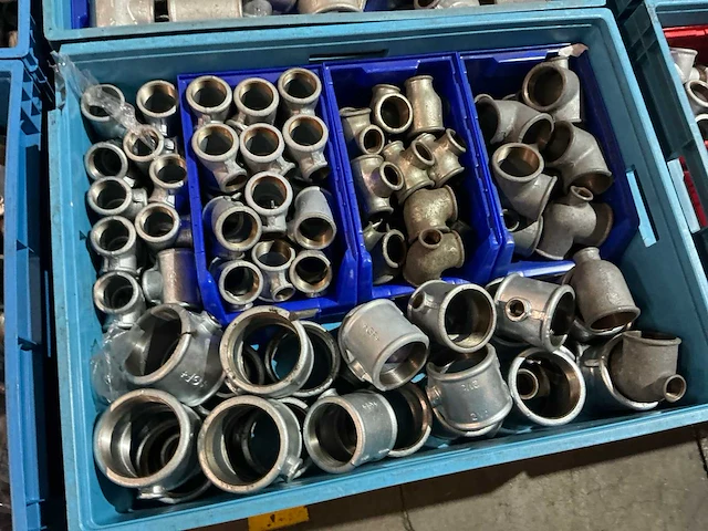 Partij pijpfitting materiaal - afbeelding 11 van  11