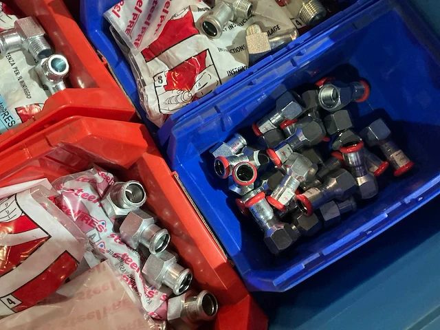 Partij pijpfitting materiaal - afbeelding 5 van  15