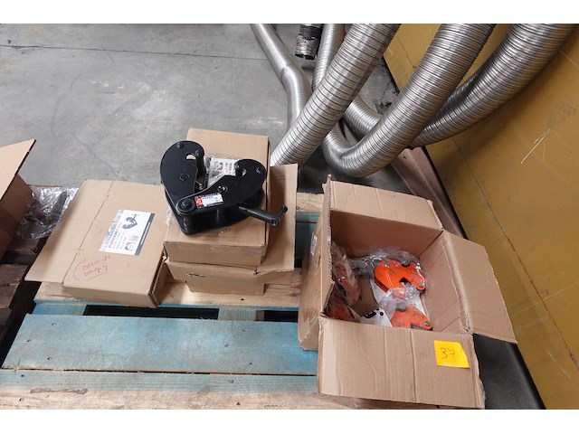 Partij plaatklemmen - afbeelding 1 van  3