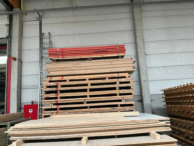 Partij plaatmateriaal en bouwhout - afbeelding 3 van  4