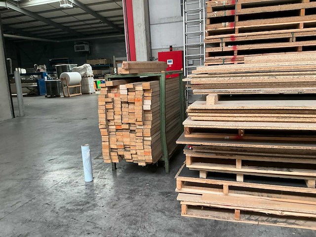Partij plaatmateriaal en bouwhout - afbeelding 4 van  4