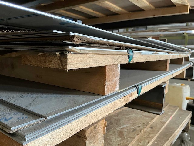 Partij plaatstaal en profielen - afbeelding 3 van  8