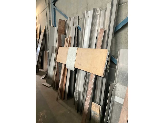 Partij planken en alu profielen - afbeelding 10 van  12