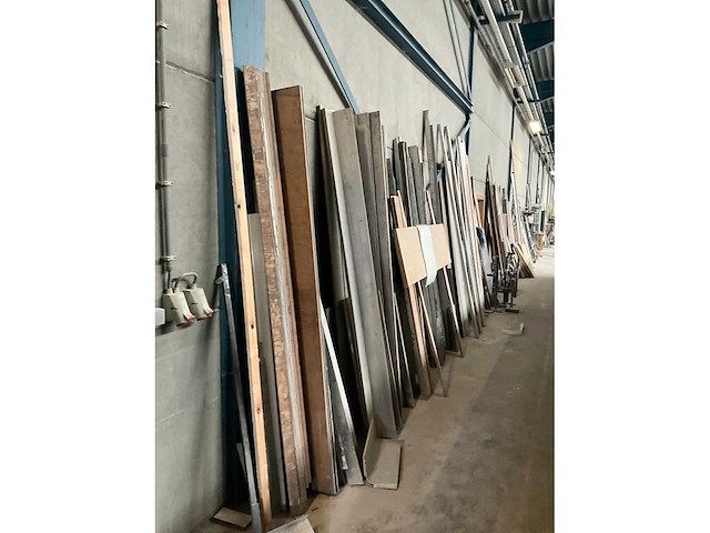 Partij planken en alu profielen - afbeelding 11 van  12