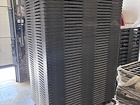 Partij plastic pallets - afbeelding 1 van  4