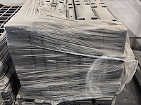 Partij plastic pallets - afbeelding 3 van  4