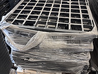 Partij plastic pallets - afbeelding 4 van  4