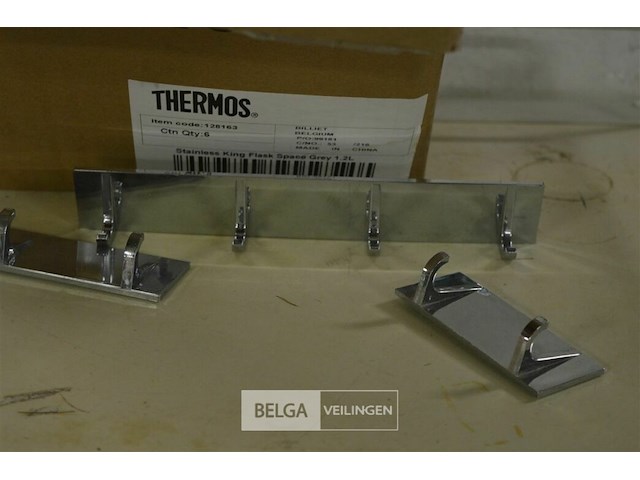 Partij plastieken hangers voor handdoeken - afbeelding 1 van  3