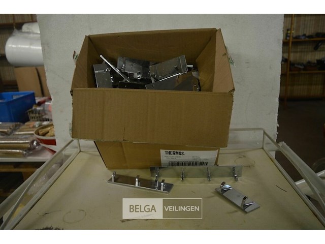 Partij plastieken hangers voor handdoeken - afbeelding 2 van  3