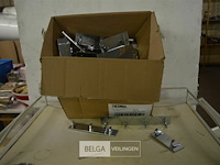 Partij plastieken hangers voor handdoeken - afbeelding 2 van  3