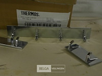 Partij plastieken hangers voor handdoeken