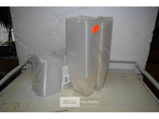 Partij plastieken potjes me deksels - afbeelding 1 van  2