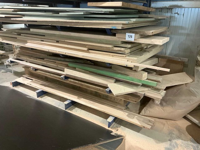 Partij platen en houten planken - afbeelding 4 van  10