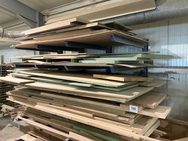 Partij platen en houten planken - afbeelding 6 van  10