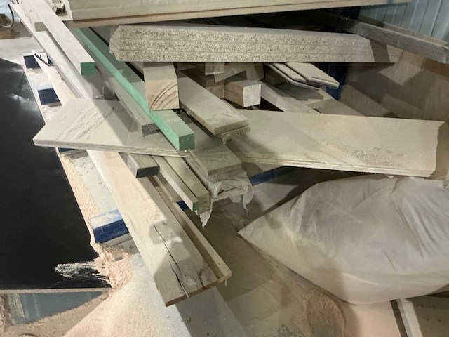 Partij platen en houten planken - afbeelding 7 van  10