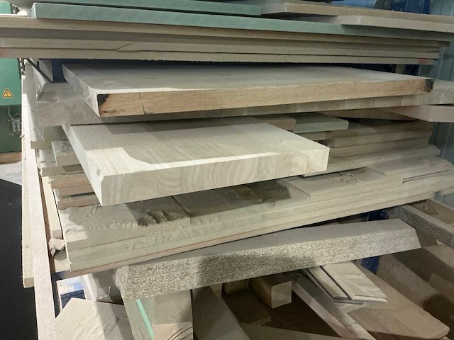 Partij platen en houten planken - afbeelding 8 van  10