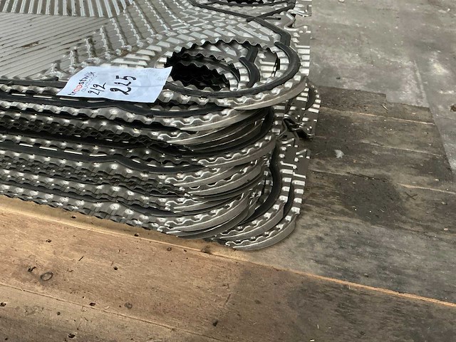 Partij platen voor een platenwarmtewisselaar - afbeelding 2 van  4