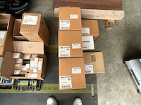 Partij plc materialen en automatiseringscomponenten – industrieel - afbeelding 2 van  3