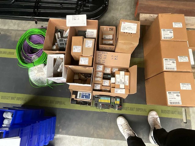 Partij plc materialen en automatiseringscomponenten – industrieel - afbeelding 3 van  3
