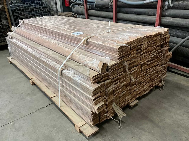 Partij plinten (630x) - afbeelding 1 van  6