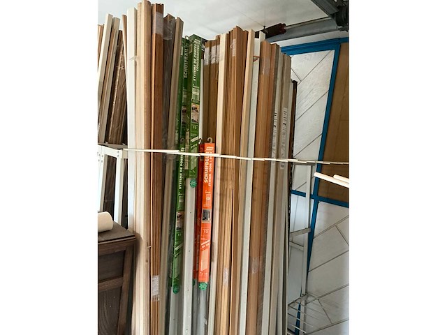 Partij plinten, afdeklijsten en overgangsprofielen - afbeelding 8 van  17