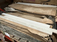 Partij plinten ca. 97,2 lm - afbeelding 2 van  4