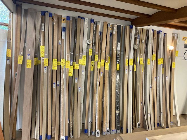 Partij plinten - afbeelding 2 van  8