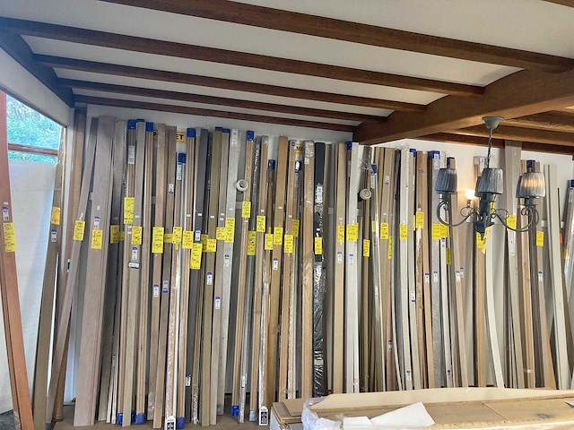 Partij plinten - afbeelding 7 van  8