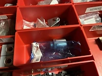 Partij pneumatische draaicilinders, grijpers en klemunits - afbeelding 19 van  175